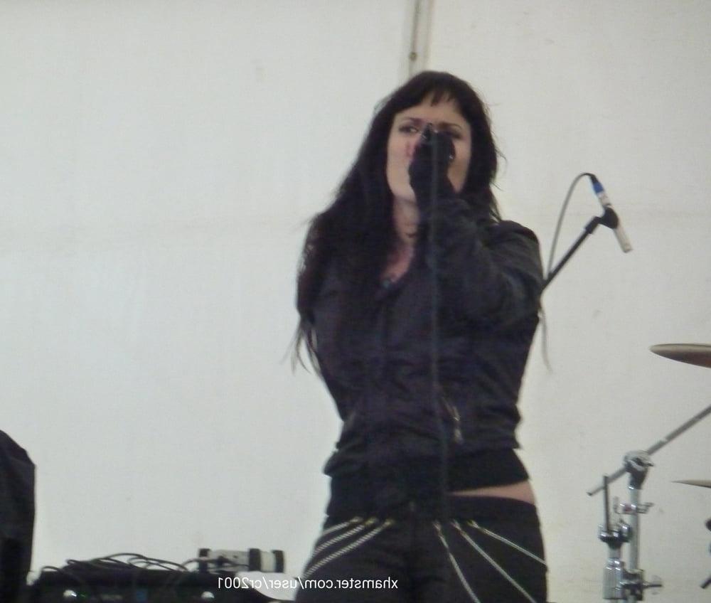 25P Angelina, Heavy Metal Slut