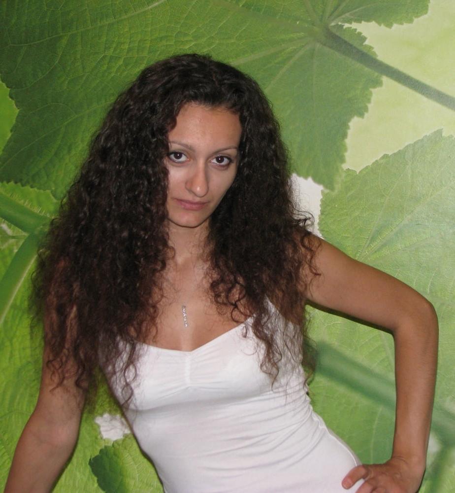 8P Armenian Slut