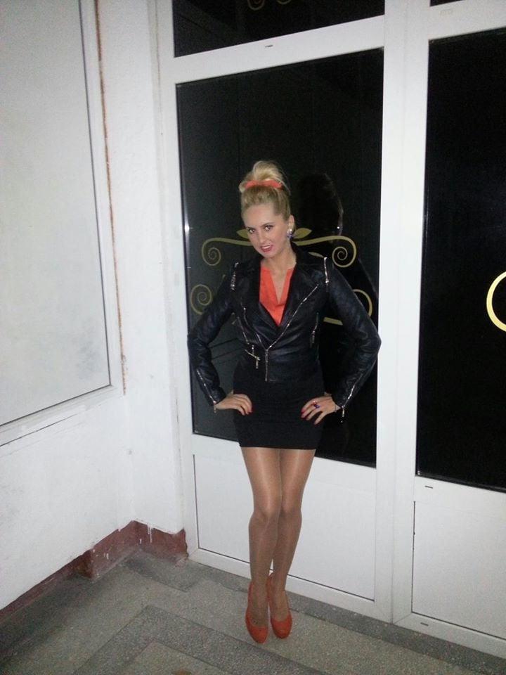 25P slut milf blonde