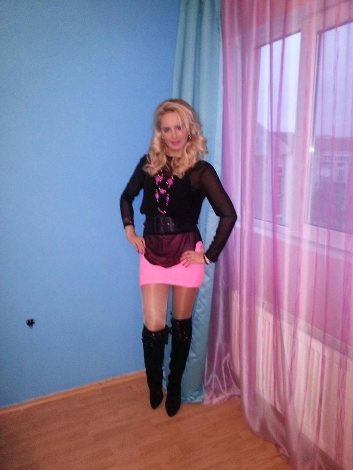 25P slut milf blonde