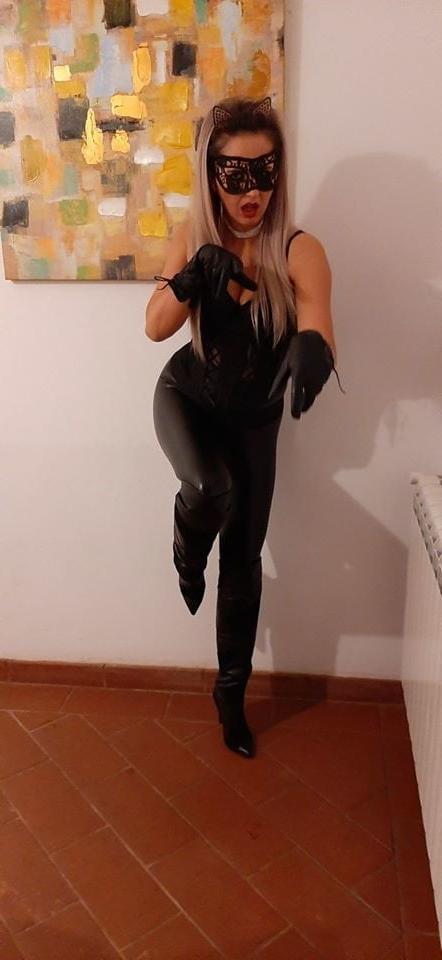 25P slut milf blonde