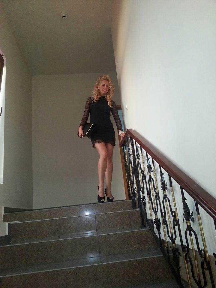 25P slut milf blonde