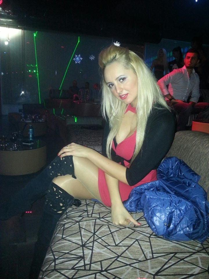 25P slut milf blonde