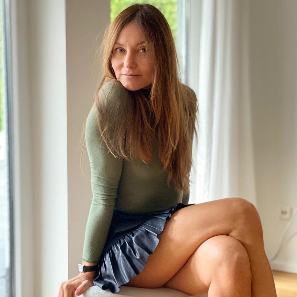 25P Amazing Milf 18