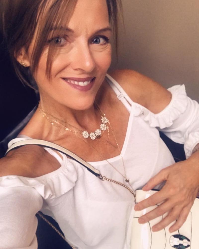 25P Amazing Milf 12