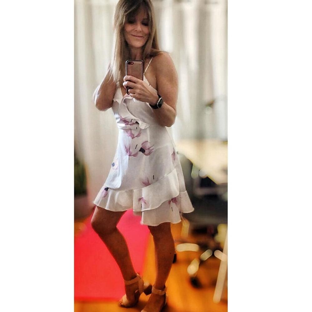 25P Amazing Milf 12