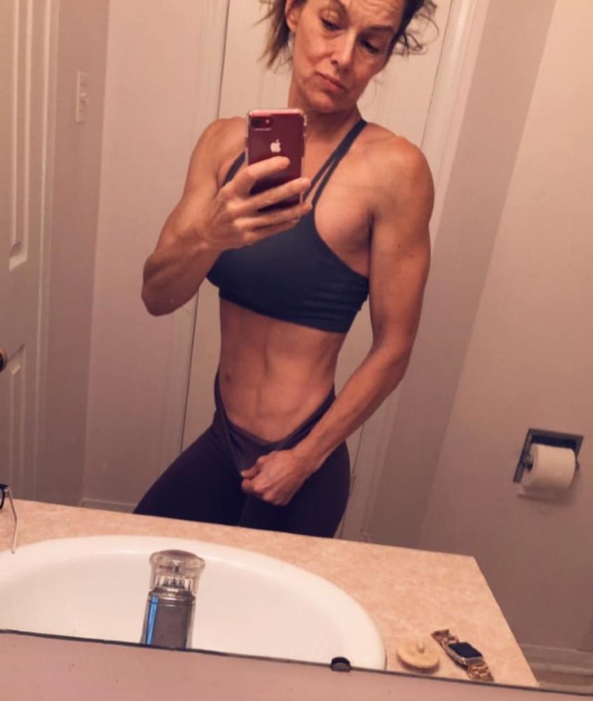 25P Amazing Milf 12