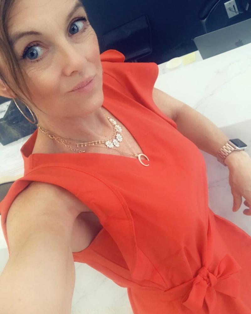25P Amazing Milf 12