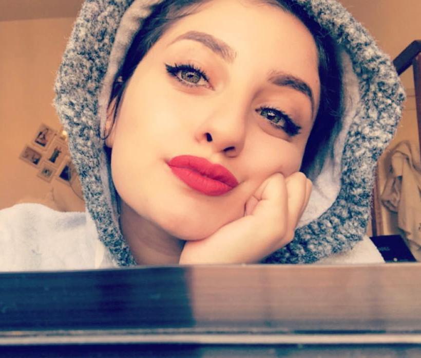 7P Hijab Slut Exposed