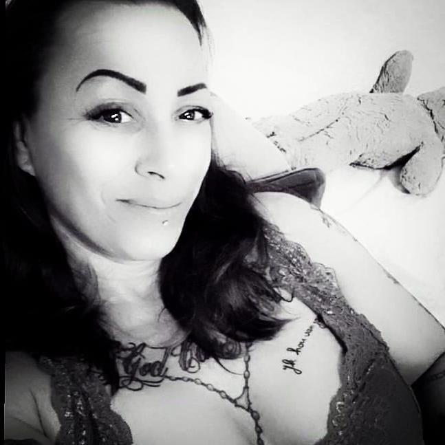 24P Horny Dutch Milf