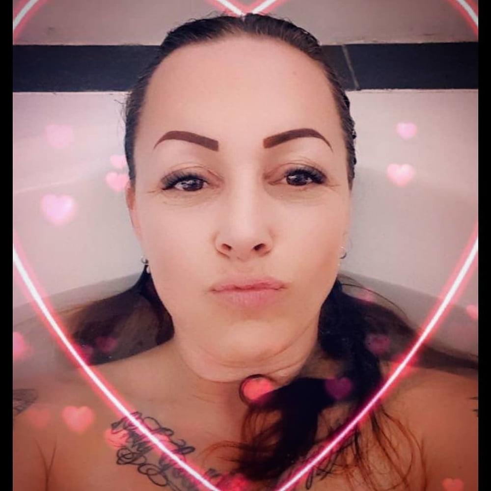 24P Horny Dutch Milf