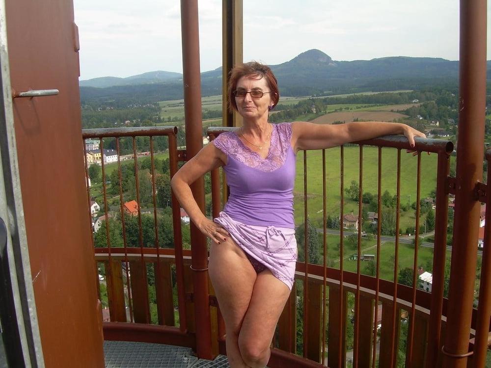 25P Sexy milf