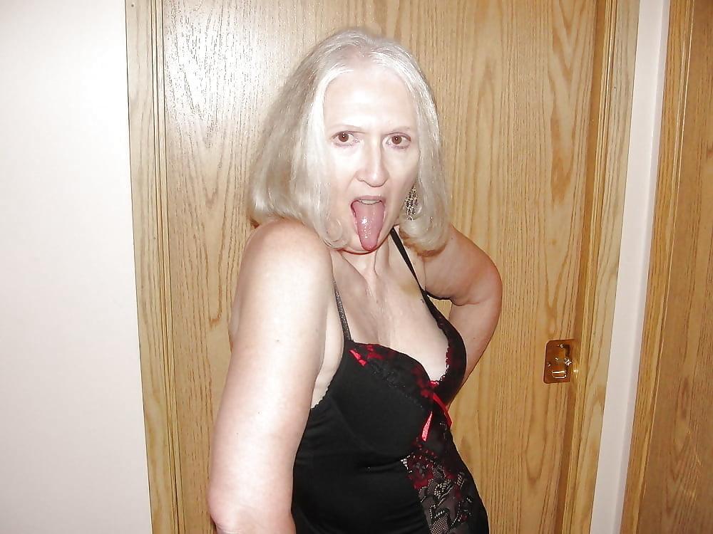 17P Horny Slut Sue Shows The Pussy