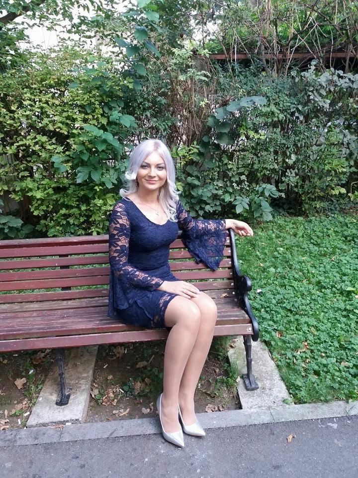 25P attractive milf