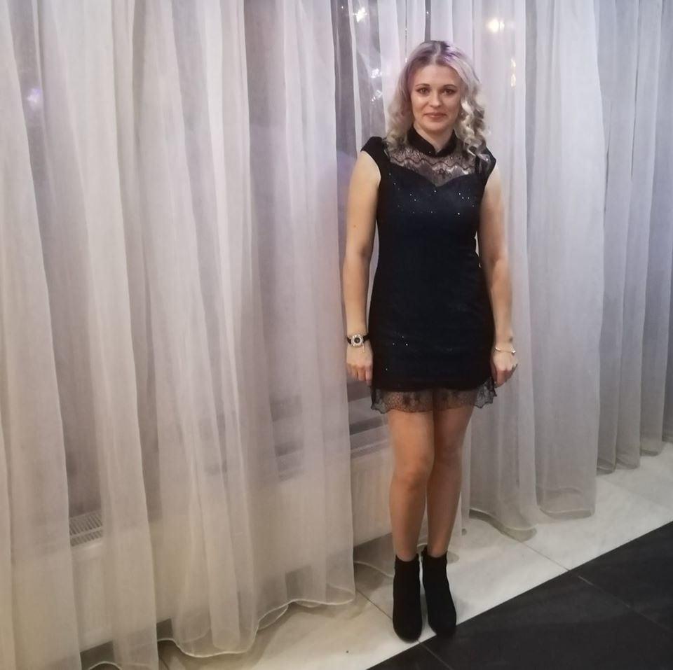 25P attractive milf