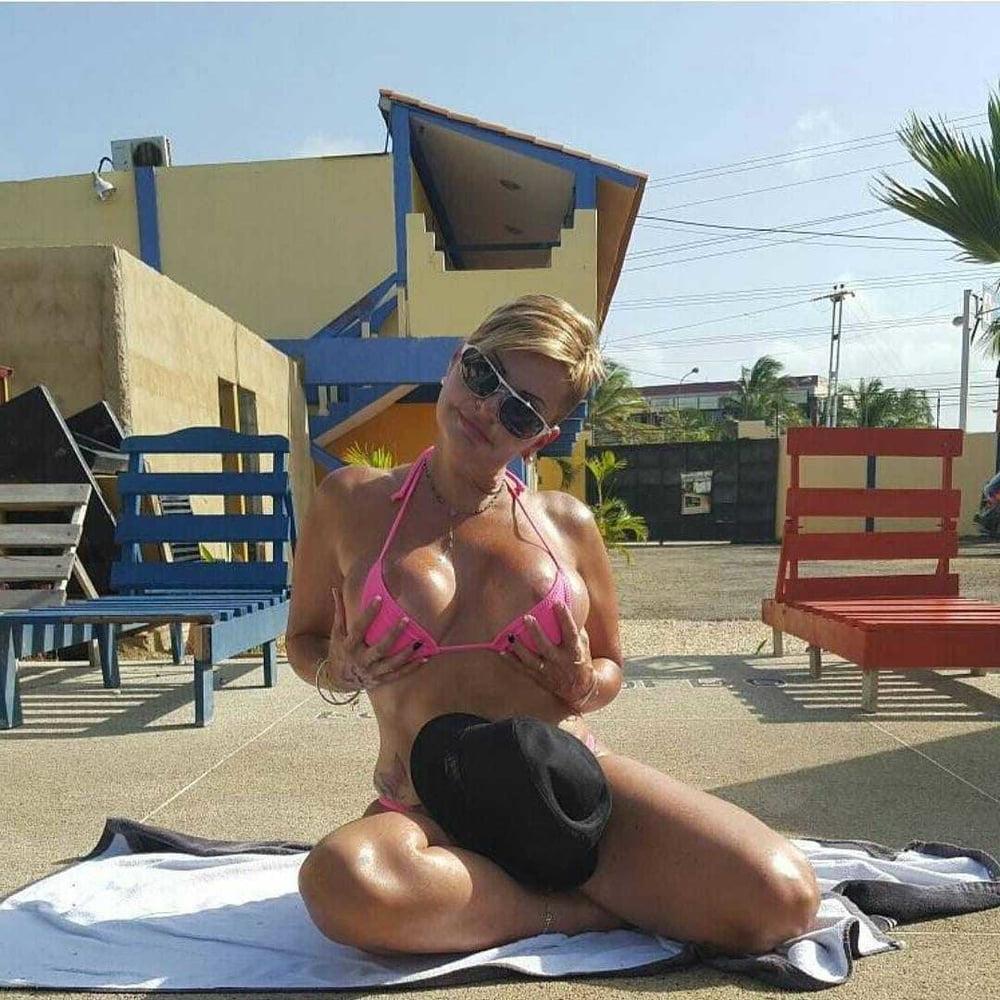 25P Anari Milf Muy Puta