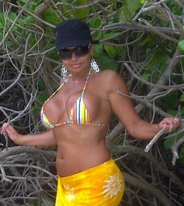 25P Anari Milf Muy Puta