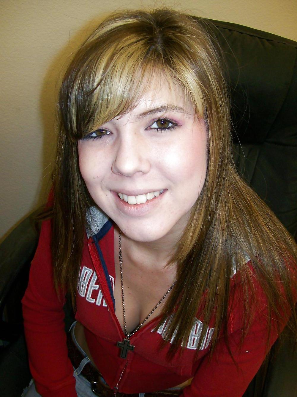 25P HOT AMATEUR TEEN 44