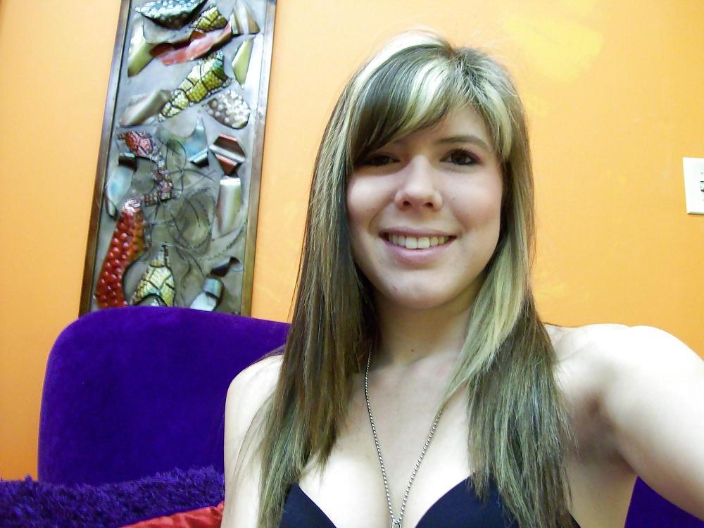 25P HOT AMATEUR TEEN 44