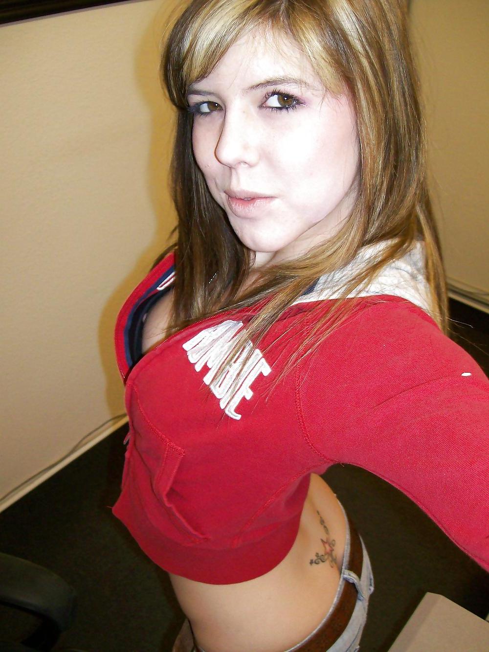 25P HOT AMATEUR TEEN 44