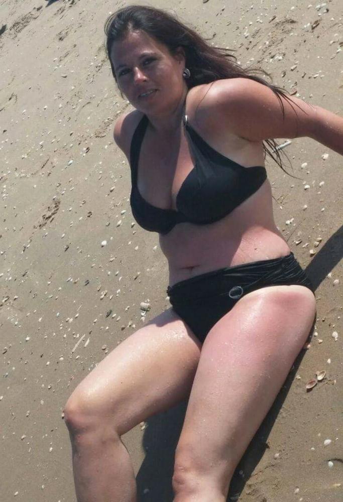 17P HOT SEXY MILF