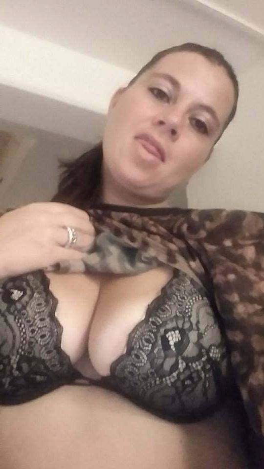 17P HOT SEXY MILF