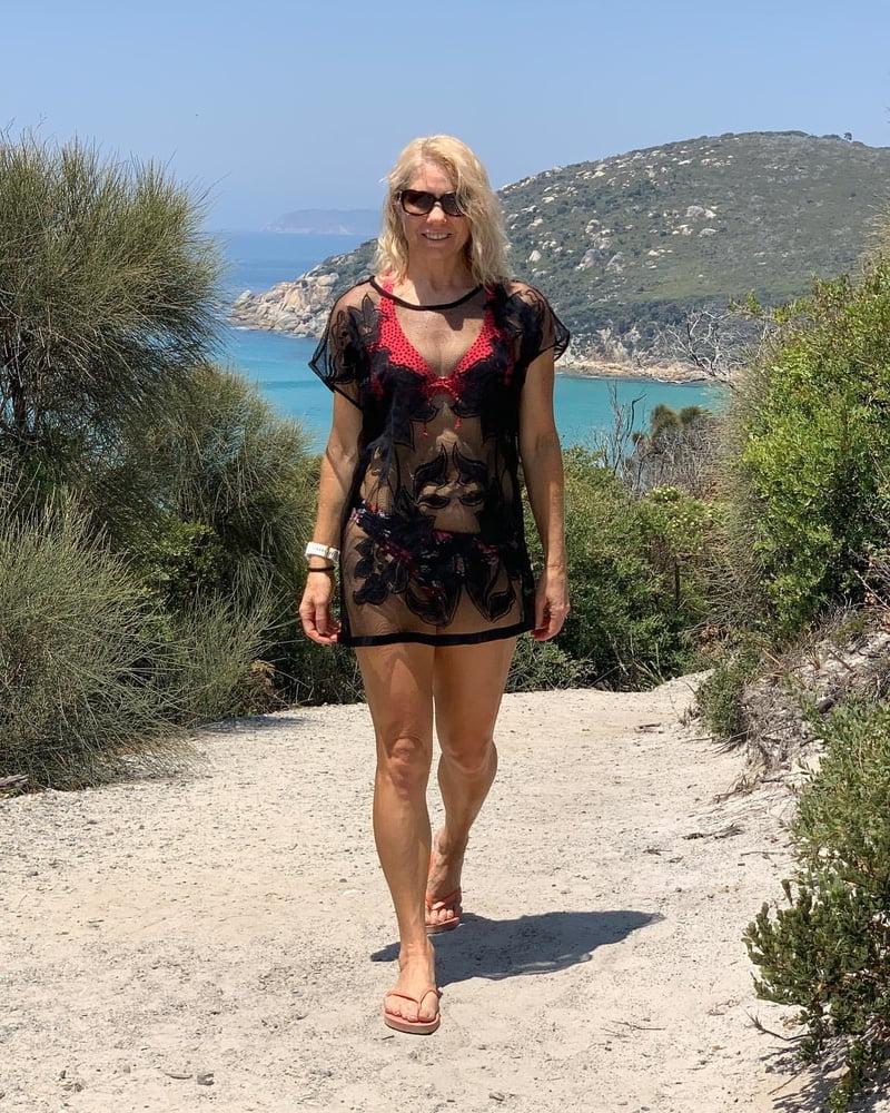 25P Amazing Milf 13