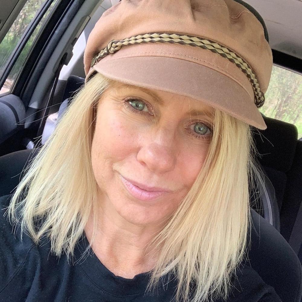 25P Amazing Milf 13
