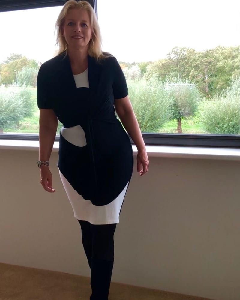 25P Amazing Milf 4