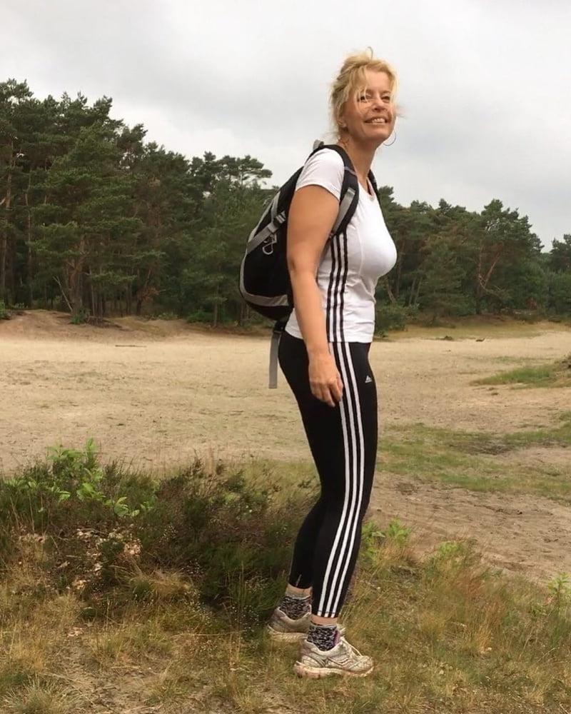25P Amazing Milf 4
