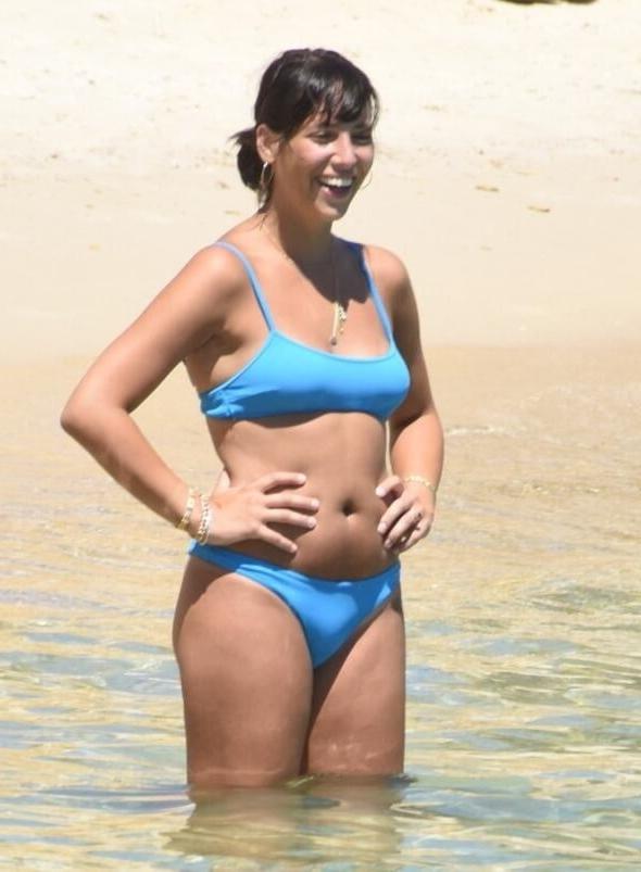 22P Turkish Stars MILF Mature Hulya Avsar