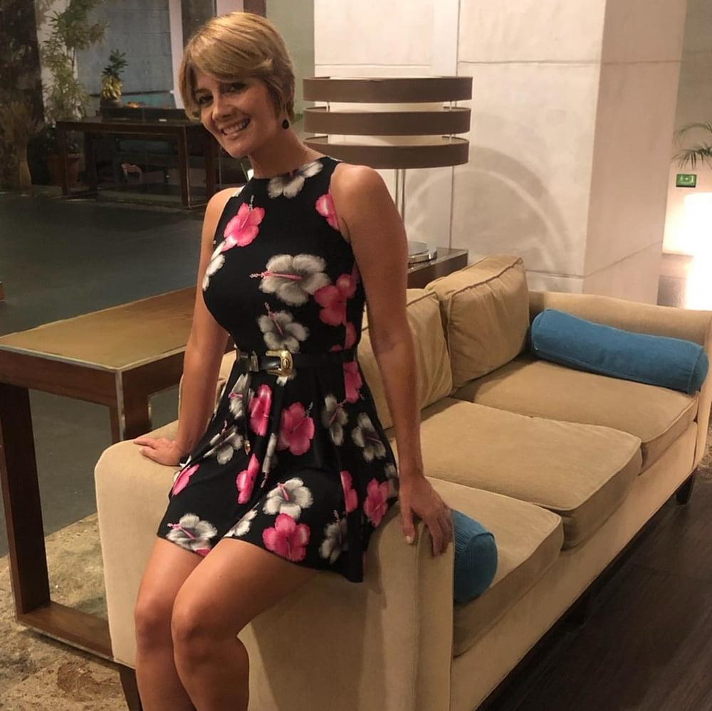 25P Amazing Milf 3