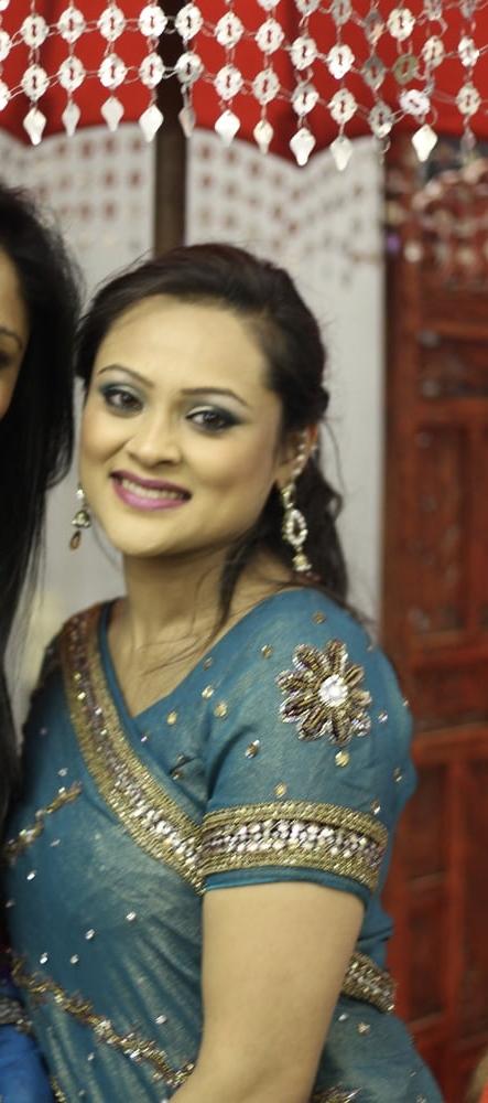 7P UK Bengali Paki Milf in Saree