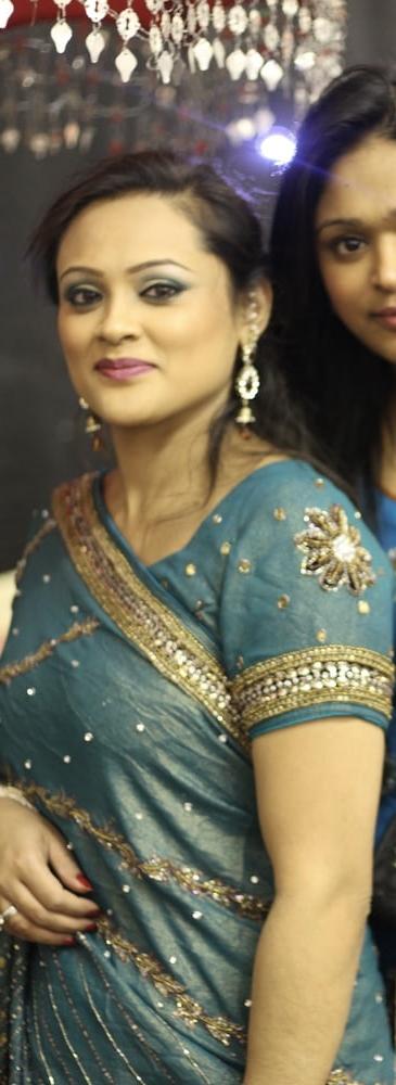 7P UK Bengali Paki Milf in Saree