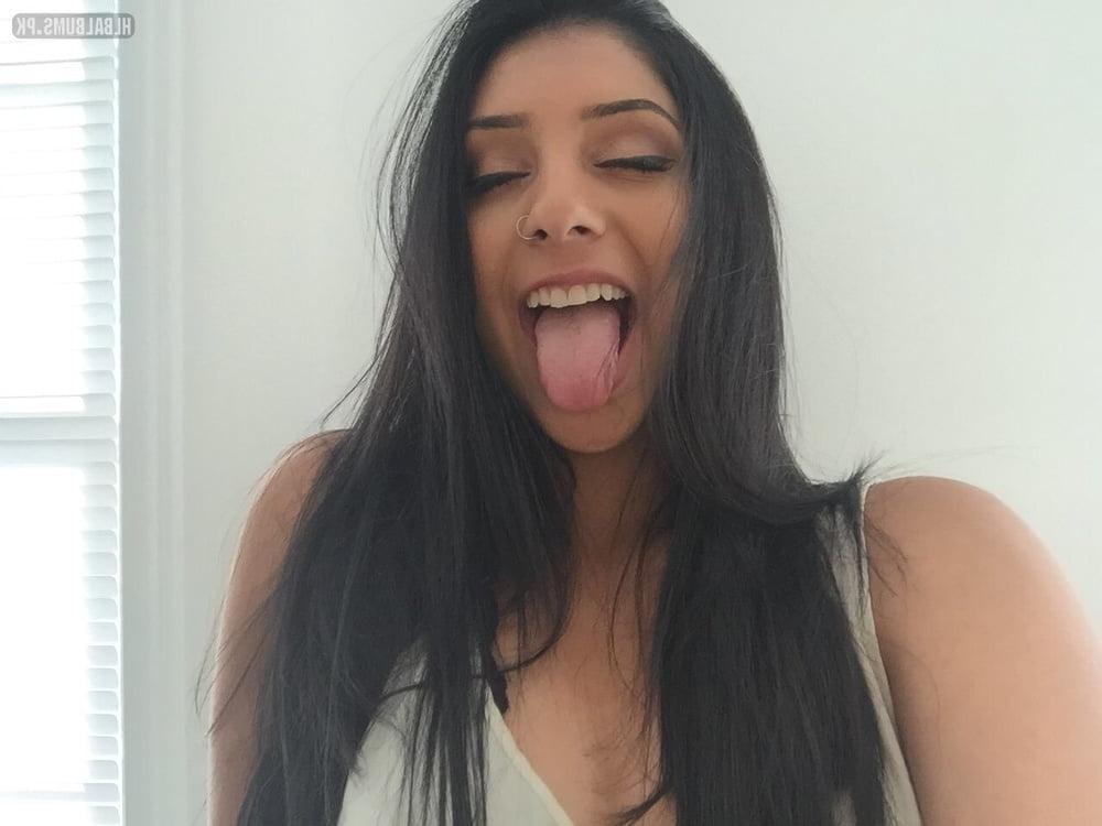 25P IM Penn State Slut exposed!
