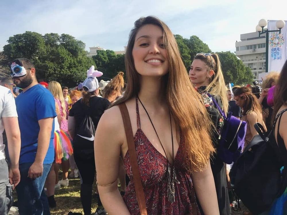 21P Chatpic Slut Roni