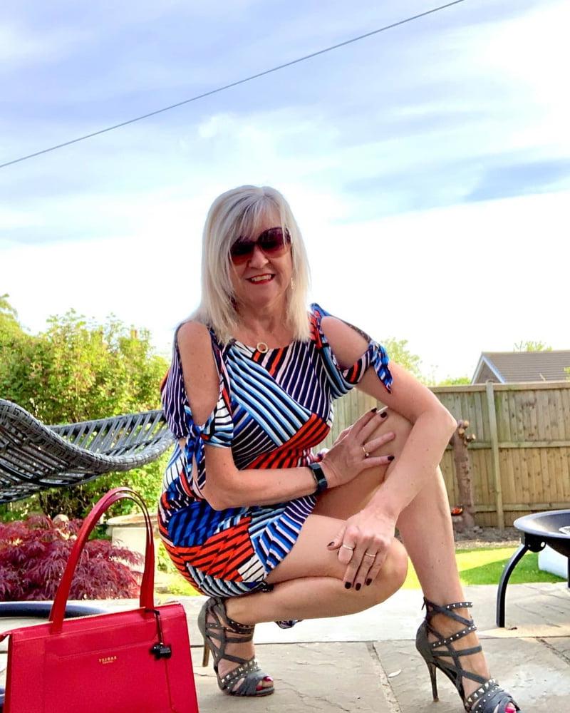 25P Amazing Milf 8