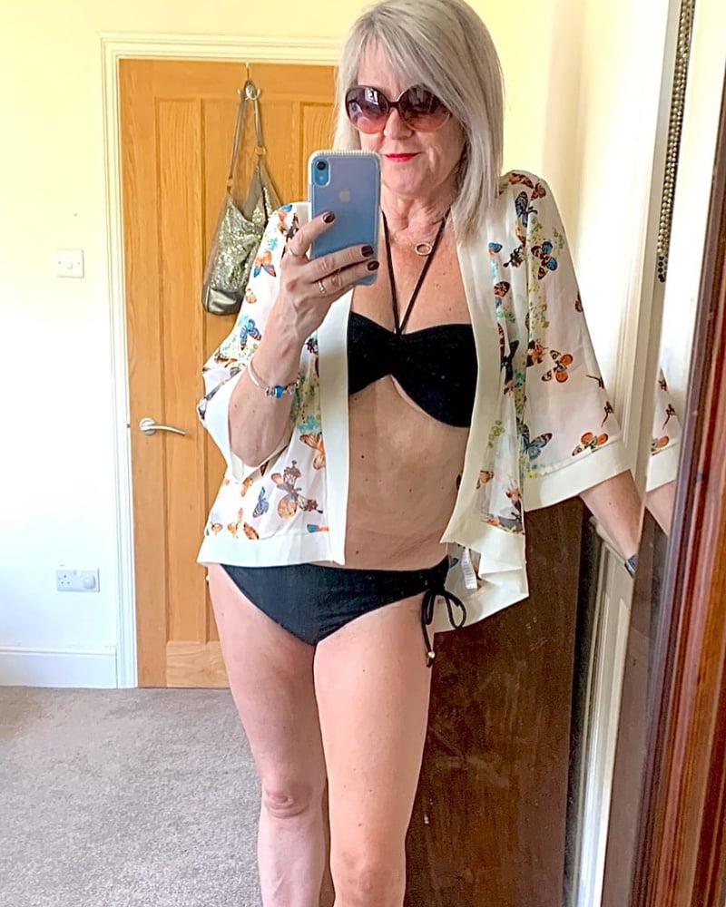 25P Amazing Milf 8