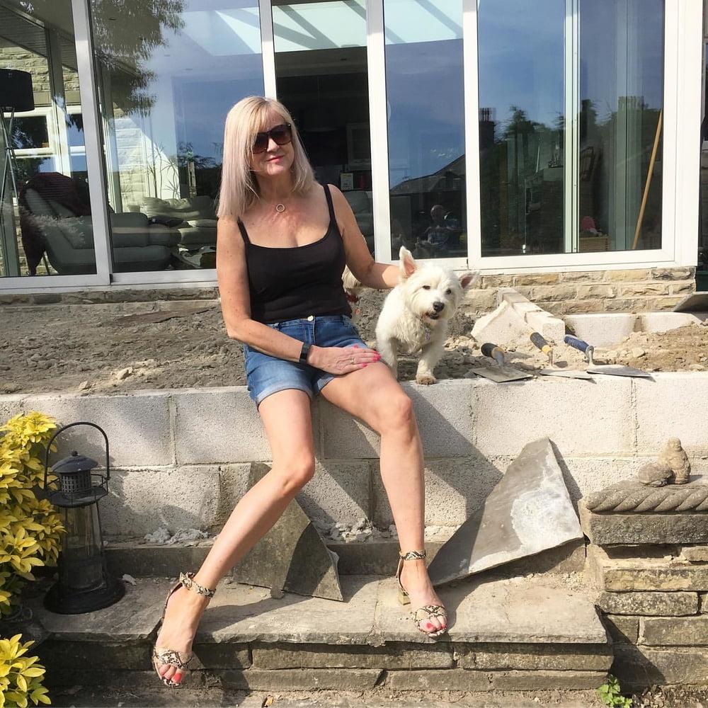 25P Amazing Milf 8