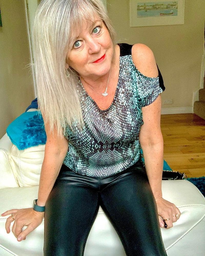 25P Amazing Milf 8