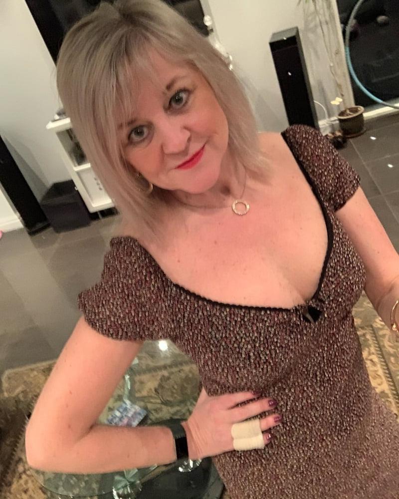 25P Amazing Milf 8