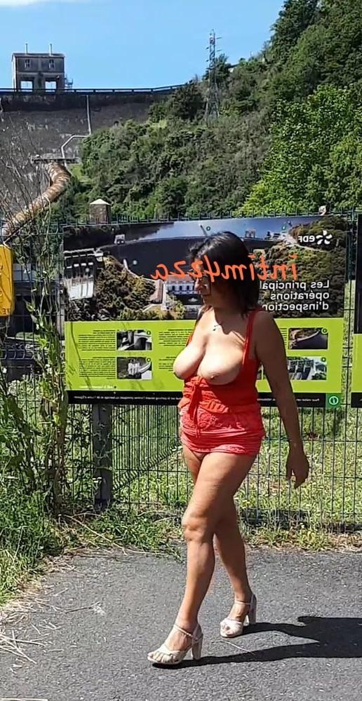 25P Noemie sexy slut