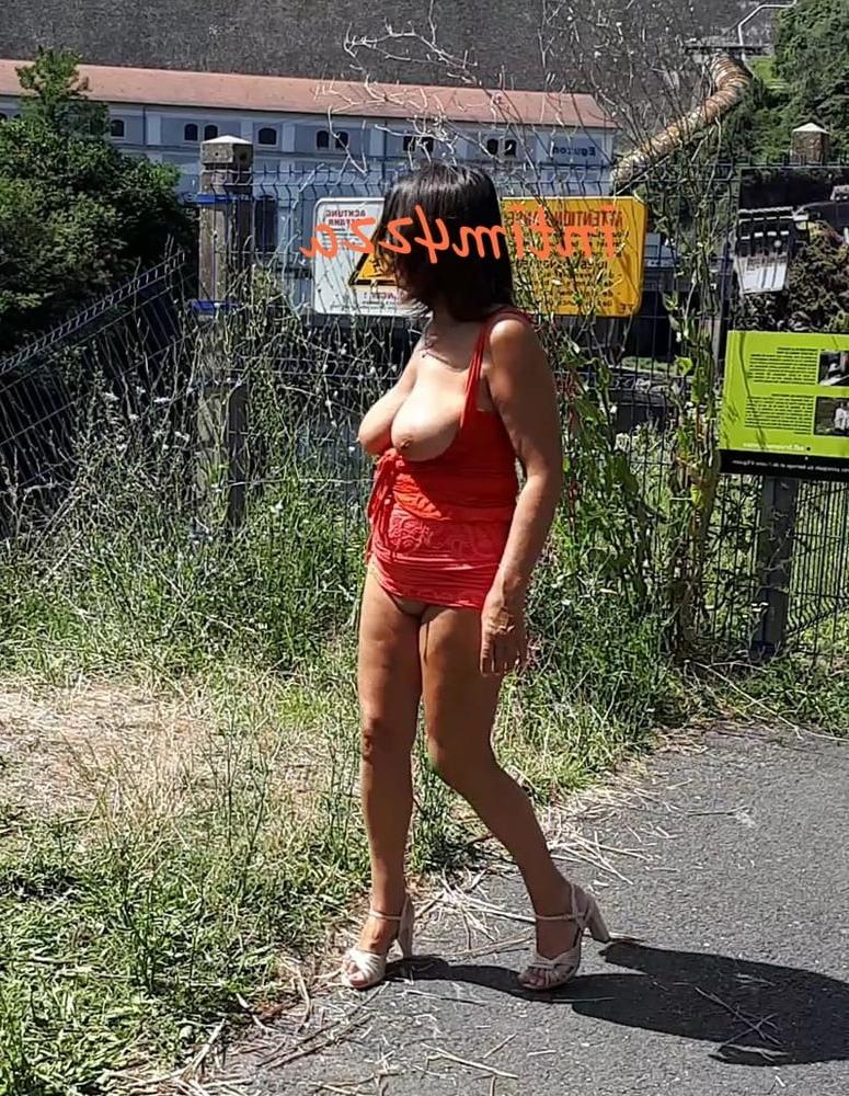 25P Noemie sexy slut