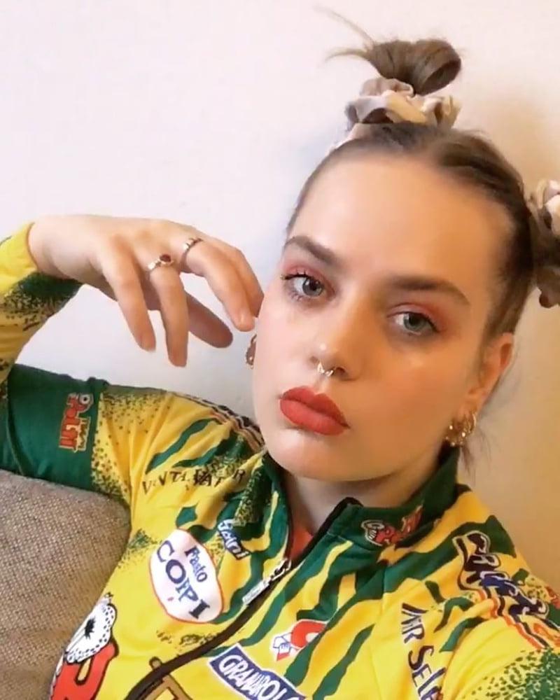 25P Hot Slut Nannah