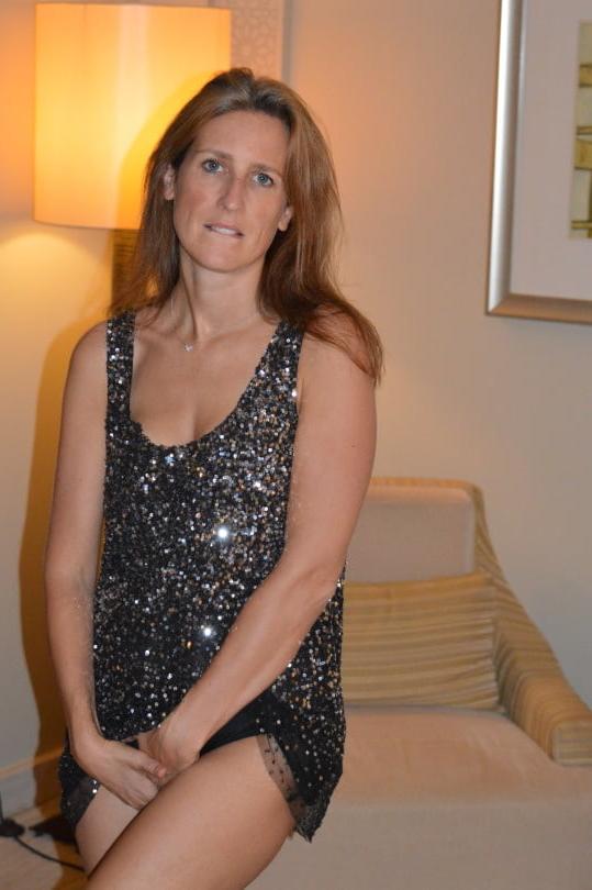 25P Gorgeous Blonde Milf Mom