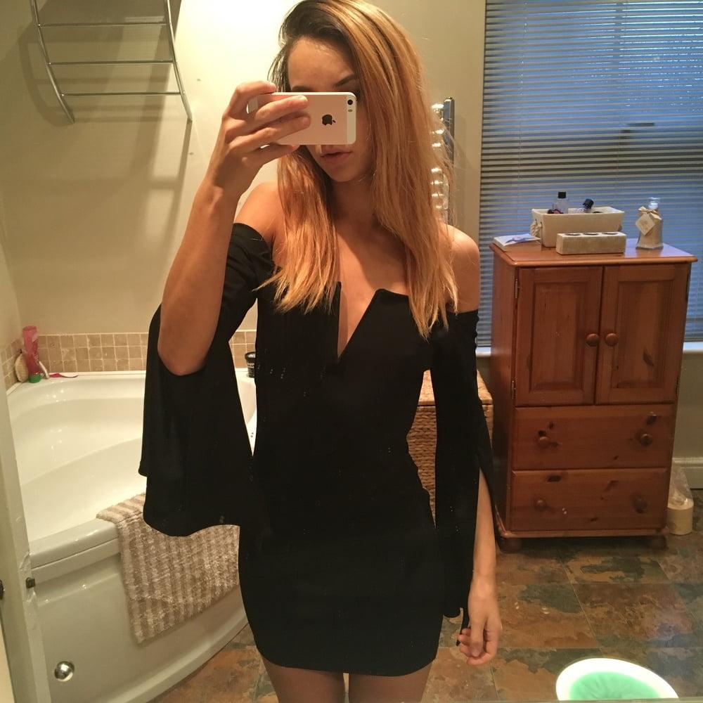 25P Amy Mellor Facebook slut