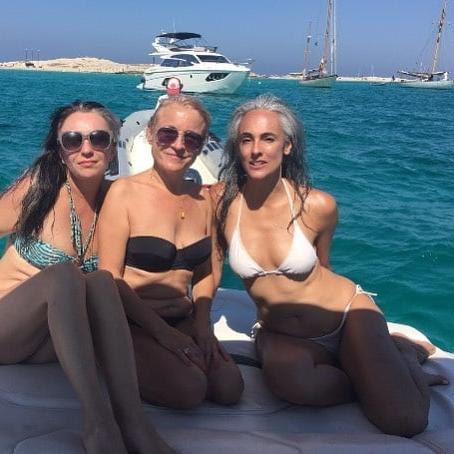 25P Amazing Milf 10