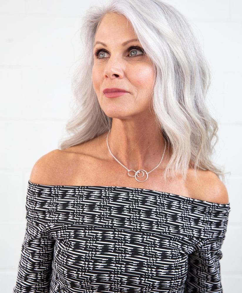 25P Amazing Milf 9