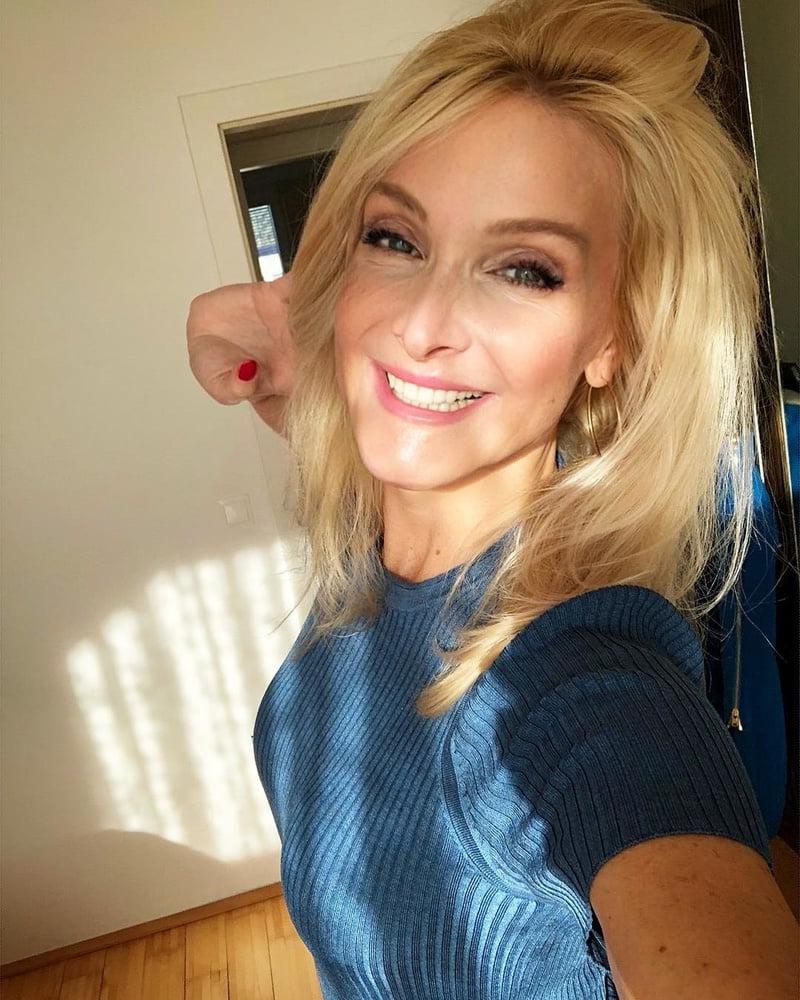 25P Amazing Milf 5