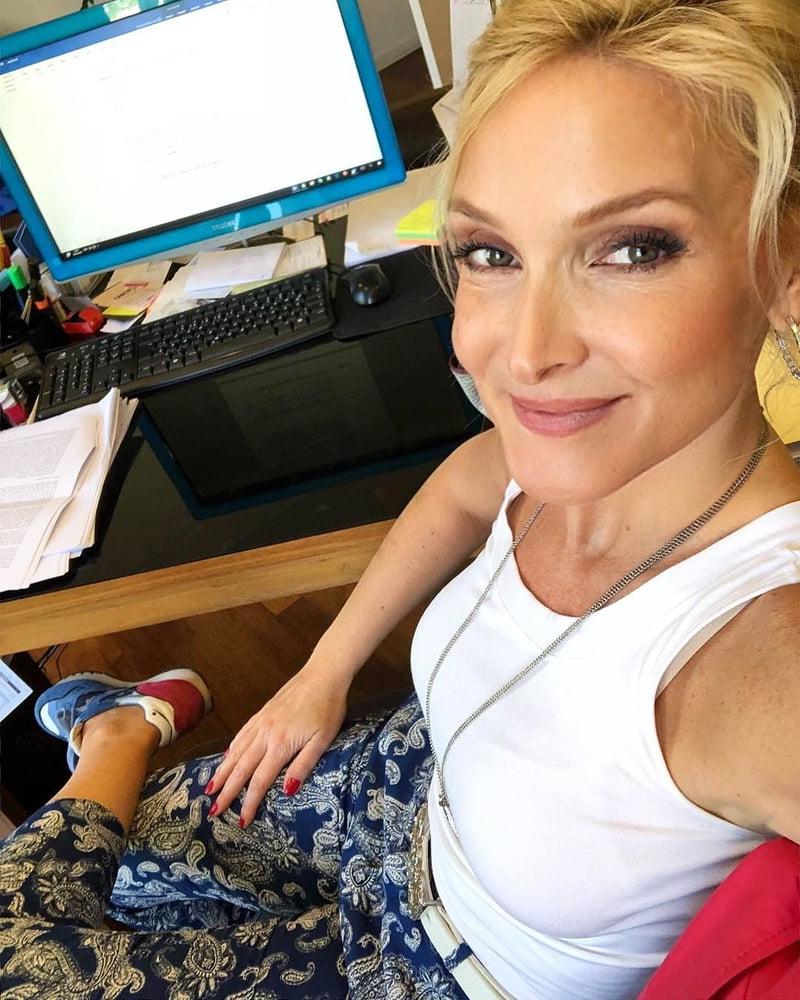 25P Amazing Milf 5
